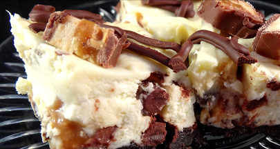 snickers cheesecake bars recipe