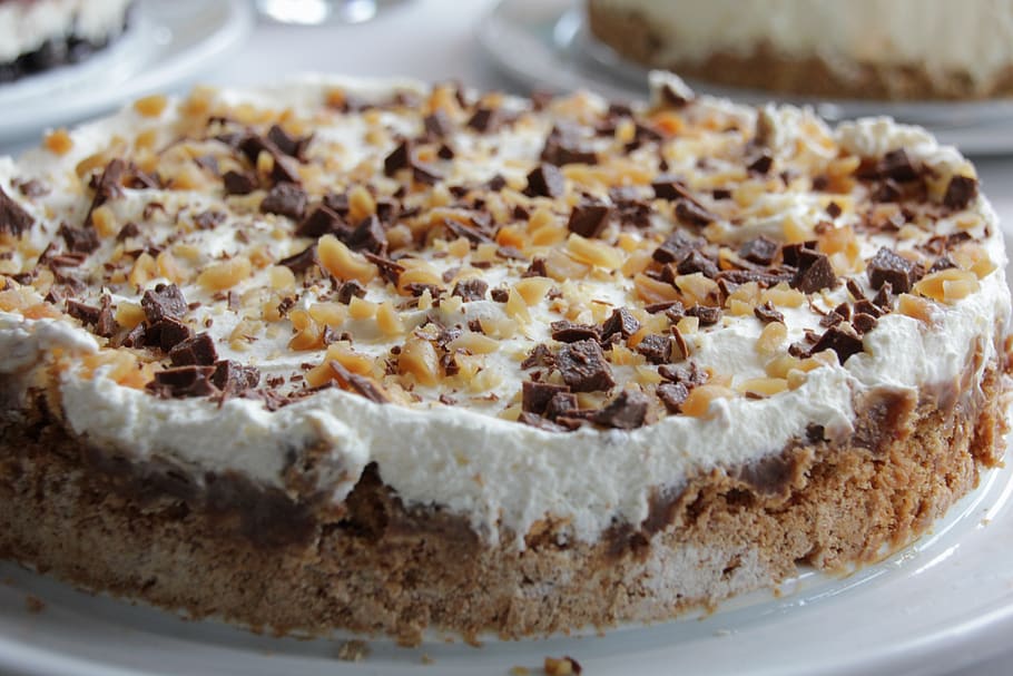 snickers ice cream pie recipe