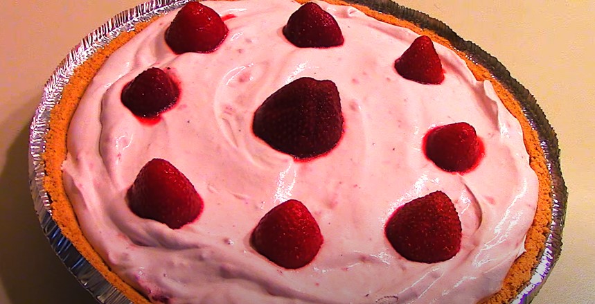 Strawberry Frozen Yogurt Pie Recipe
