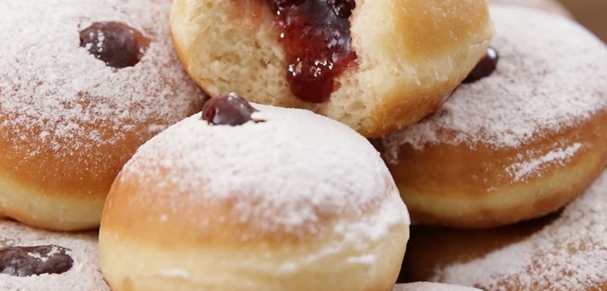 Sufganiyot (Israeli Donuts) Recipe