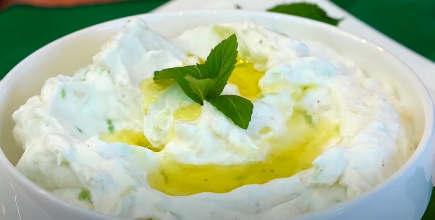 Tzatziki (Yogurt and Cucumber Dip) Recipe