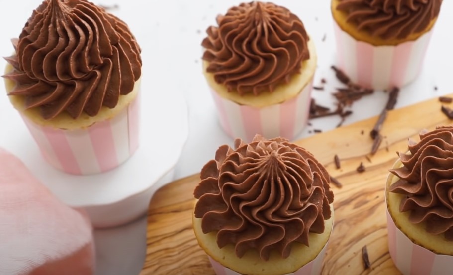ghirardelli chocolate frosted cupcakes recipe