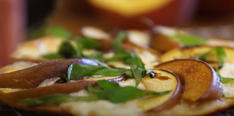 simple peach, basil and ricotta flatbread recipe