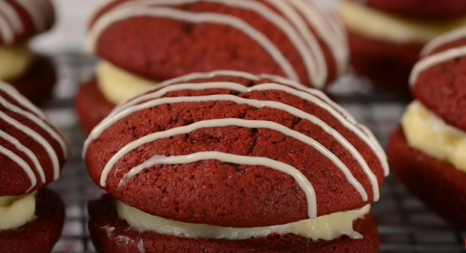 Red Velvet Whoopie Pie with Blueberries