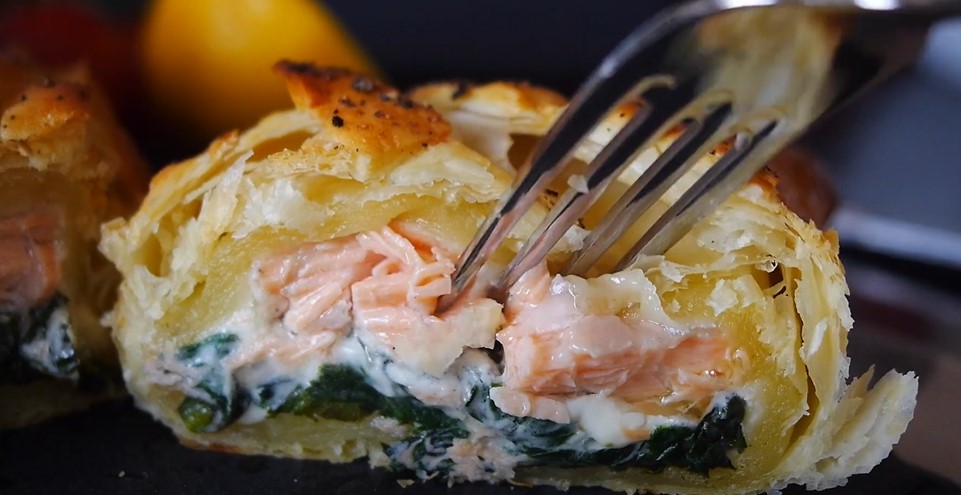 puff pastry salmon parcels recipe