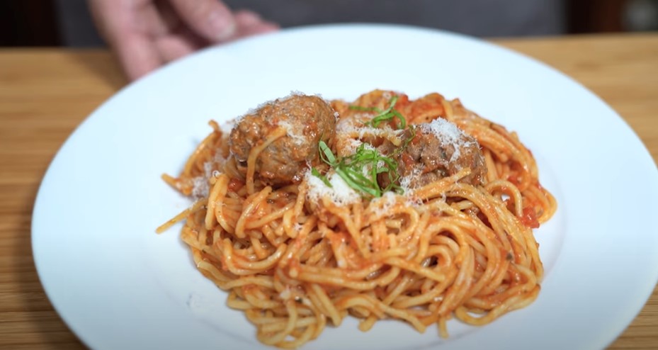 spaghetti and meatballs in the instant pot® recipe