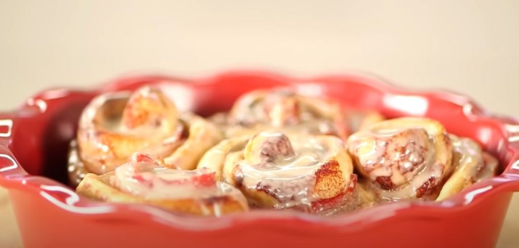 skillet maple bacon cinnamon roll recipe