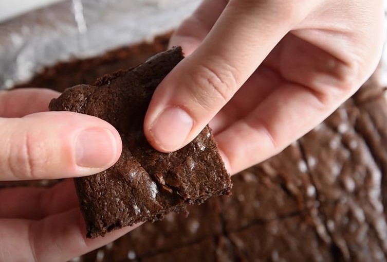 easy fudgy homemade brownies recipe