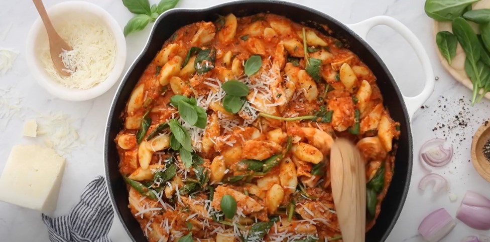 grilled chicken in roasted red pepper sauce gnocchi recipe