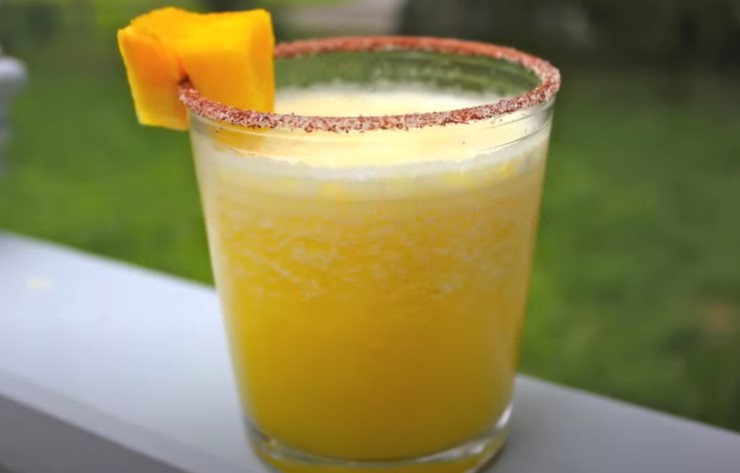 fresh pineapple margaritas recipe