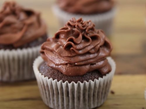 chocolate cupcakes with cream frosting recipe