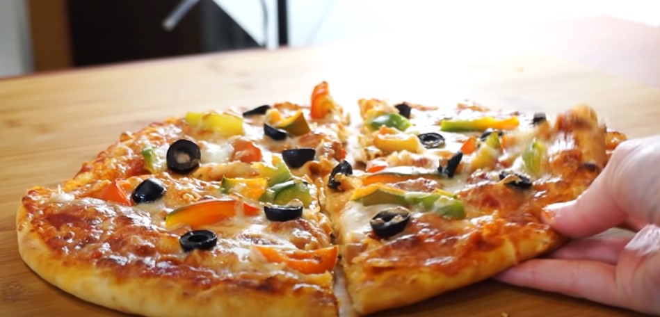 5-ingredient pizza dough recipe