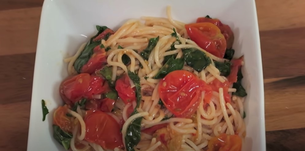 tomatoes, basil, and olives spaghetti recipe