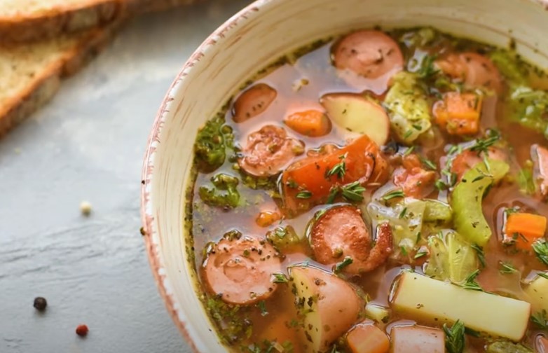 smoked-sausage, cabbage and potato soup recipe