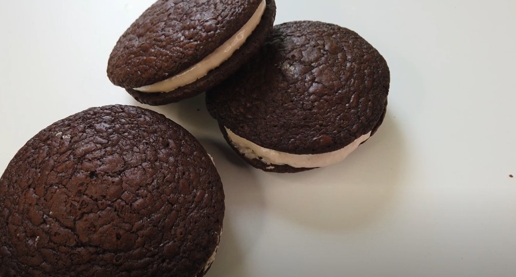 brownie cookie sandwiches with chocolate cream cheese frosting recipe