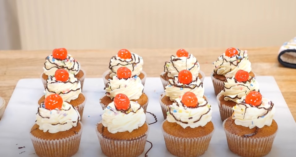 banana split cupcakes recipe