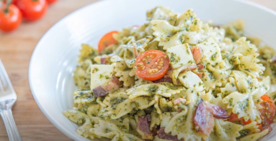 5-ingredient pesto pasta salad recipe