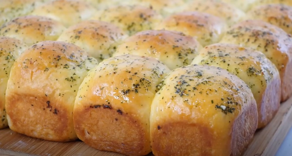 Best Dinner Rolls - Ranch Style Kitchen