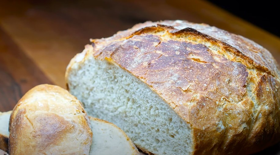 Dutch Oven Crusty Bread