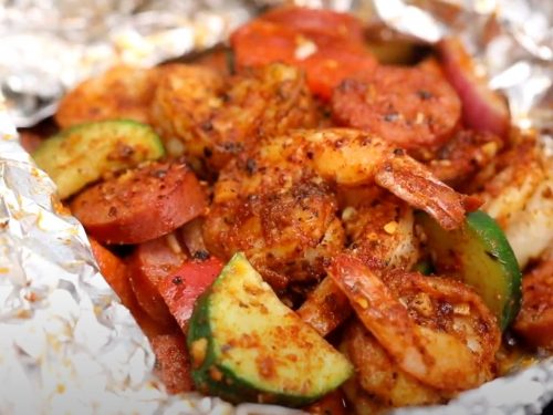Cajun Shrimp and Sausage Vegetable Foil Packets Recipe
