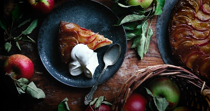 Caramel Apple Upside Down Cake Recipe