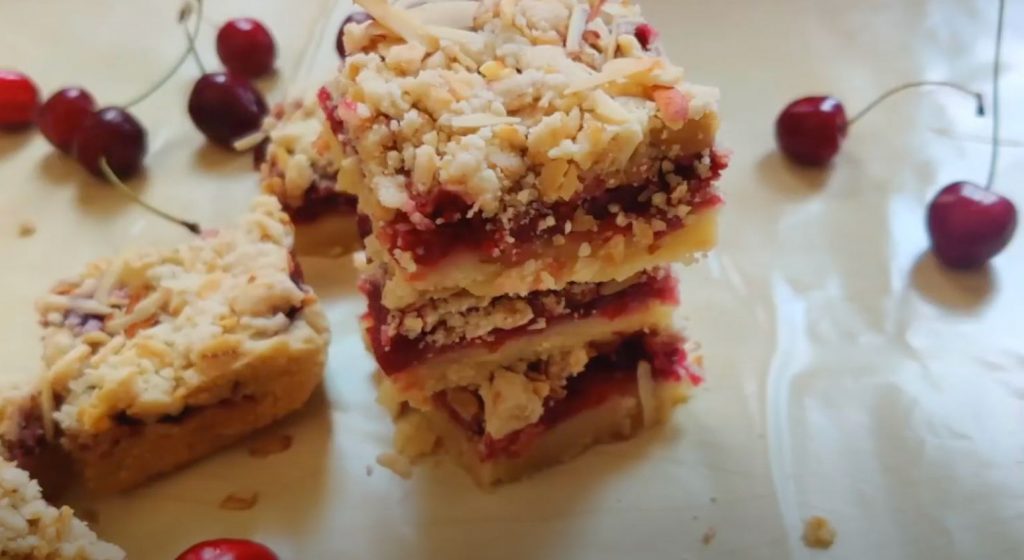 Cherry Pie Sour Cream Crumb Bars Recipe