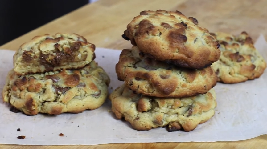 Oatmeal Raisin Cookies Recipe (GrandMa's Copycat)