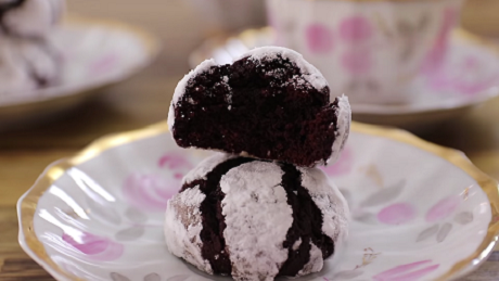 dark chocolate crinkle cookies recipe