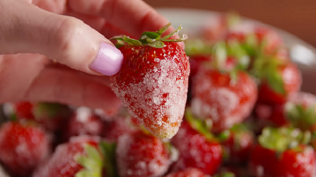 drunken strawberries in champagne recipe