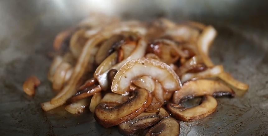 Gorgonzola-Roasted Mushrooms and Onions Recipe