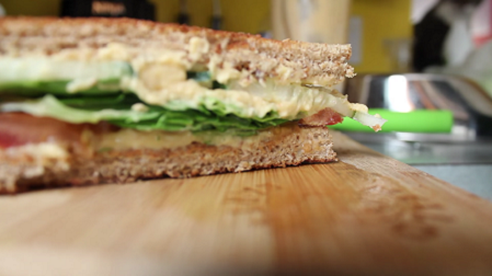 green hummus sandwich recipe