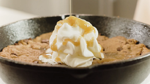 Salted Caramel Cookie Skillet