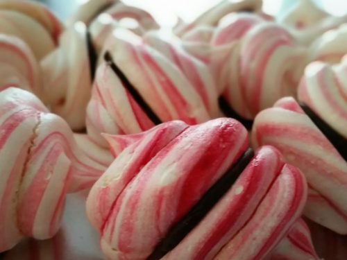 Peppermint Meringues with Chocolate Filling Recipe