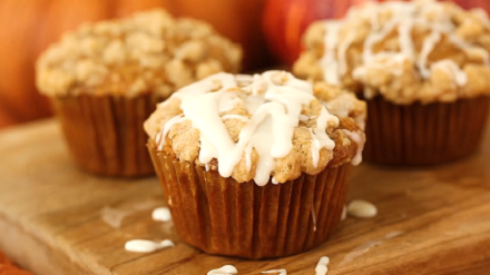pumpkin crumb cake muffins recipe