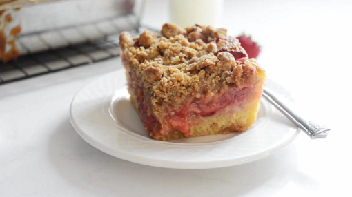 rhubarb strawberry cake recipe