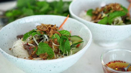 steak noodle bowls with miso lime dressing recipe