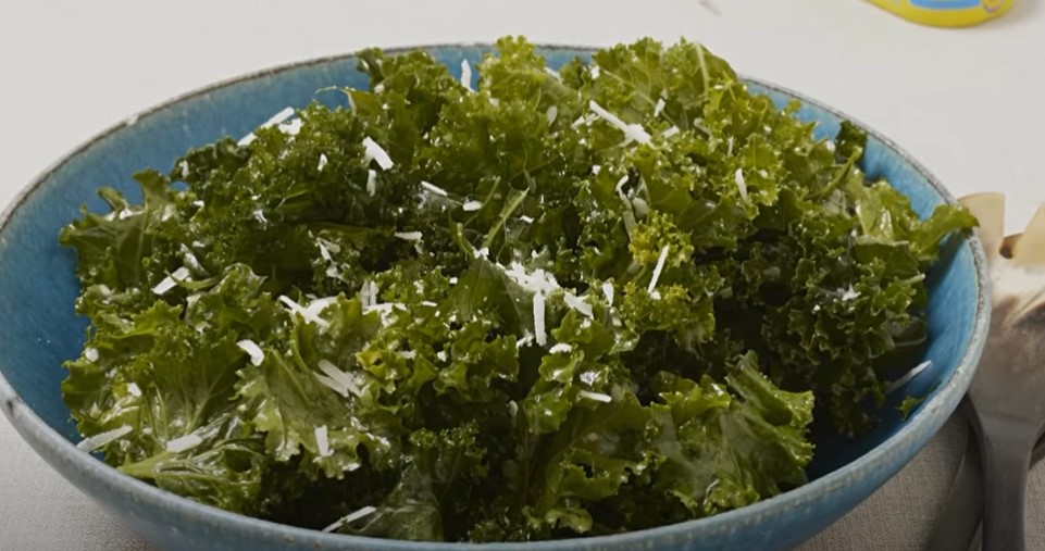 massaged raw kale salad recipe