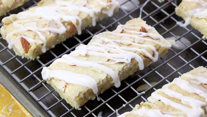 vanilla almond snack bars recipe