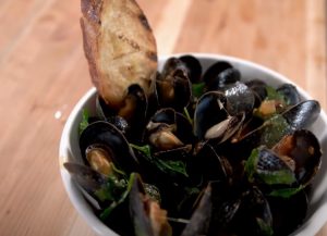 steamed mussels in tomato sauce recipe