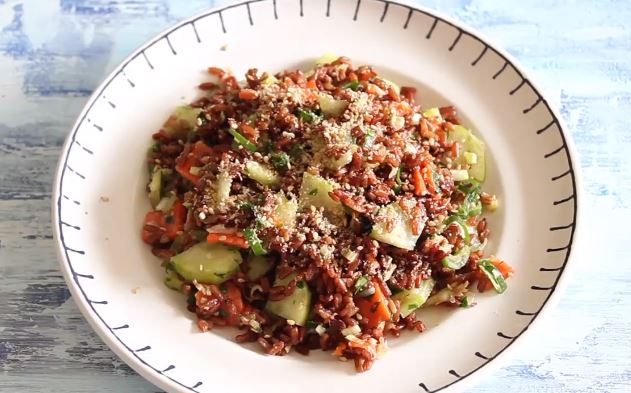 rice salad with smoked salmon and cucumber recipe