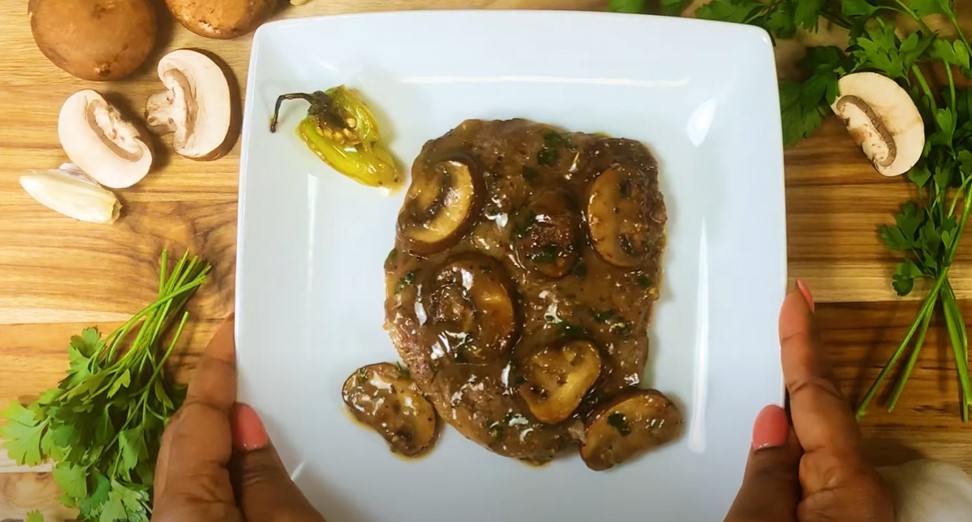 steaks with mushroom gravy recipe