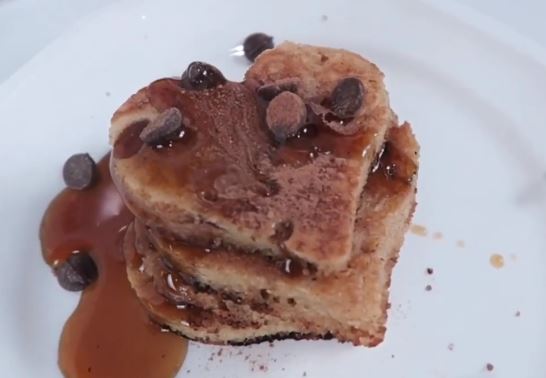 heart-shaped chocolate chip banana pancakes recipe