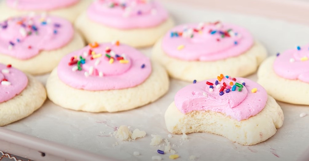 lofthouse-style soft frosted sugar cookies recipe