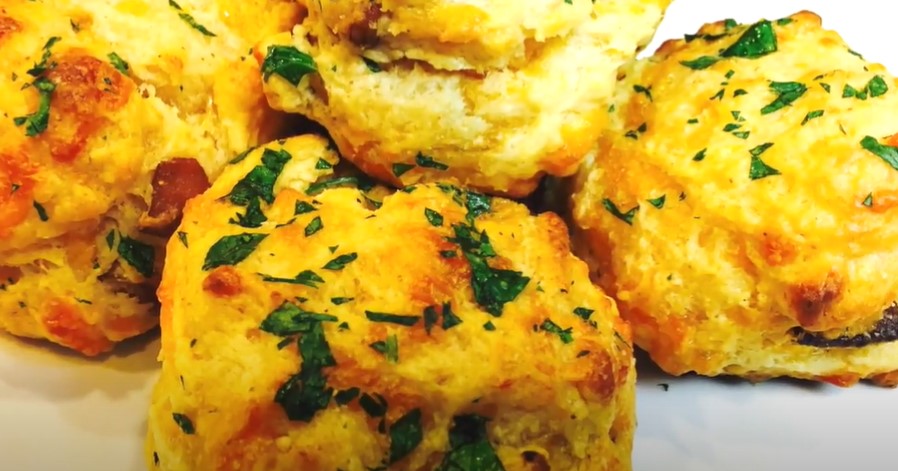 Bacon Cheddar Biscuits Recipe