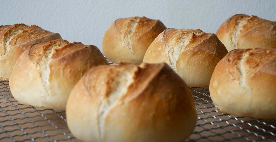 Brötchen (German Bread Rolls) - Recipes From Europe