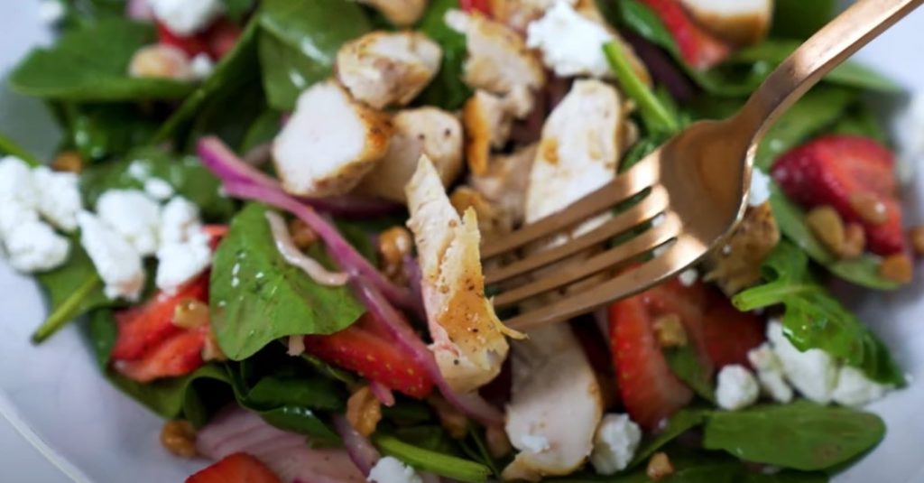 grilled chicken salad with strawberries and spinach recipe