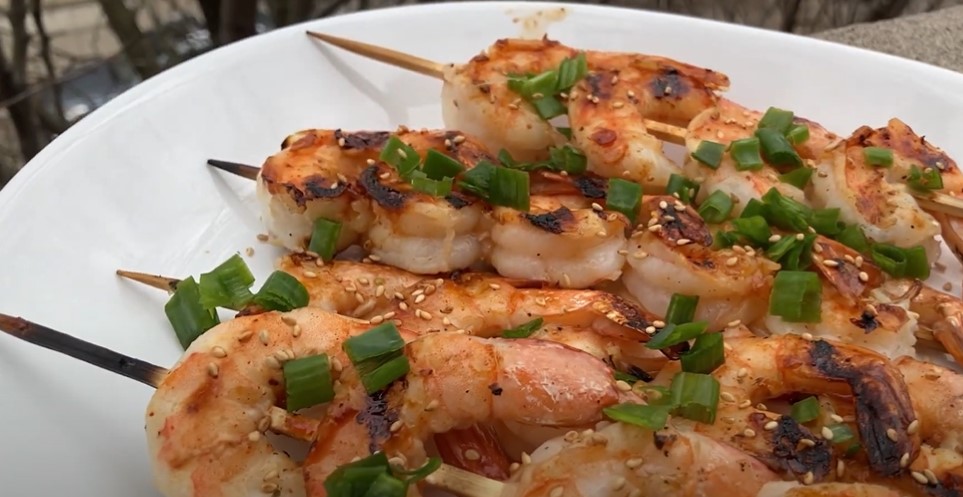 gochujang-honey glazed shrimp skewers recipe