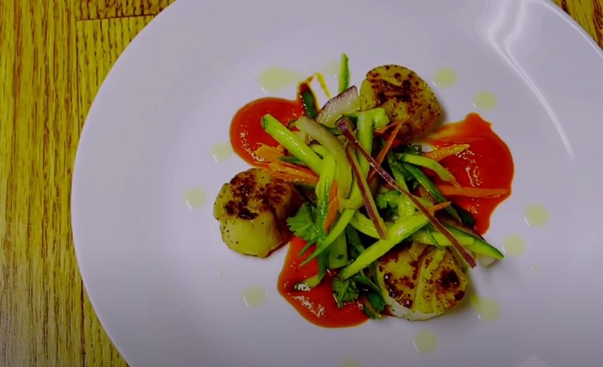 seared sea scallops with red pepper coulis recipe