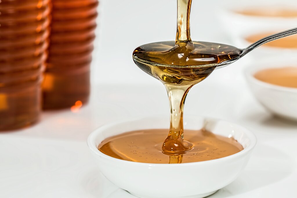 Caramel Syrup Recipe, sweet and thick caramel syrup made with sugar and water