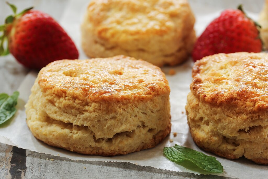 Sour Cream Biscuits Recipe, soft and fluffy homemade biscuits made with sour cream and butter